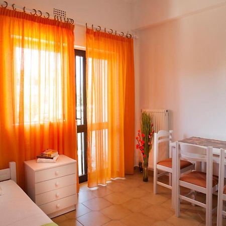 Nikolas Suites Kato Daratso Pokoj fotografie