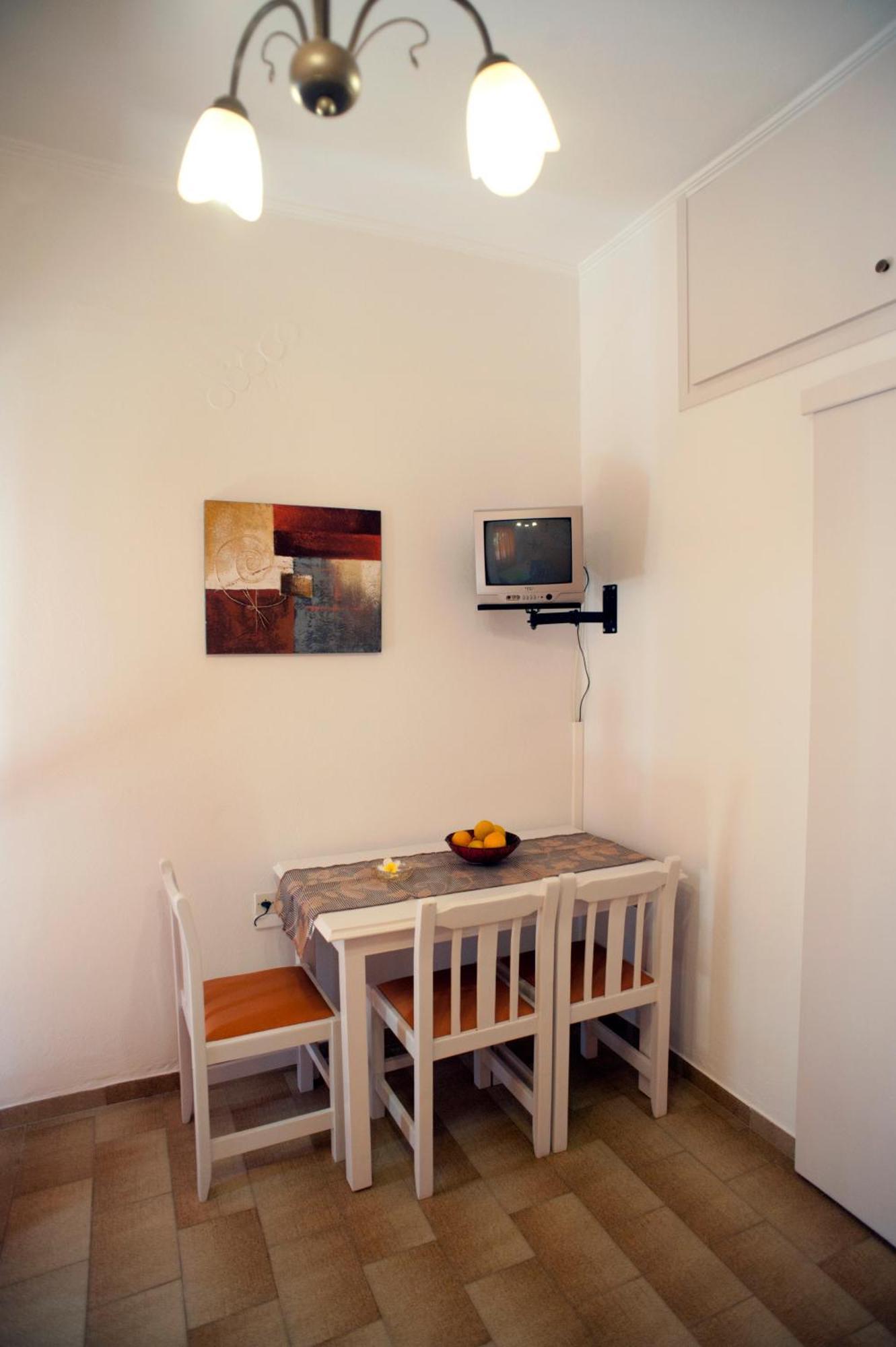 Nikolas Suites Kato Daratso Pokoj fotografie